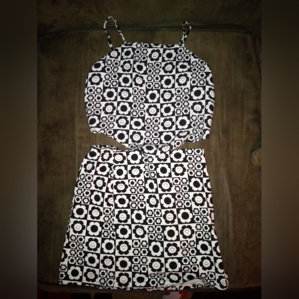 Girl's 2pc outfit skirt and crop top